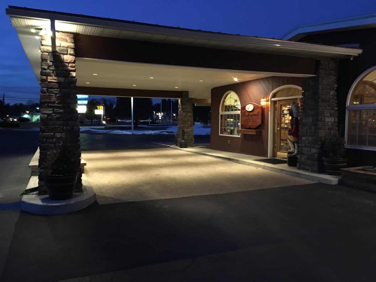 Landmark Motor Inn Glens Falls Ngoại thất bức ảnh