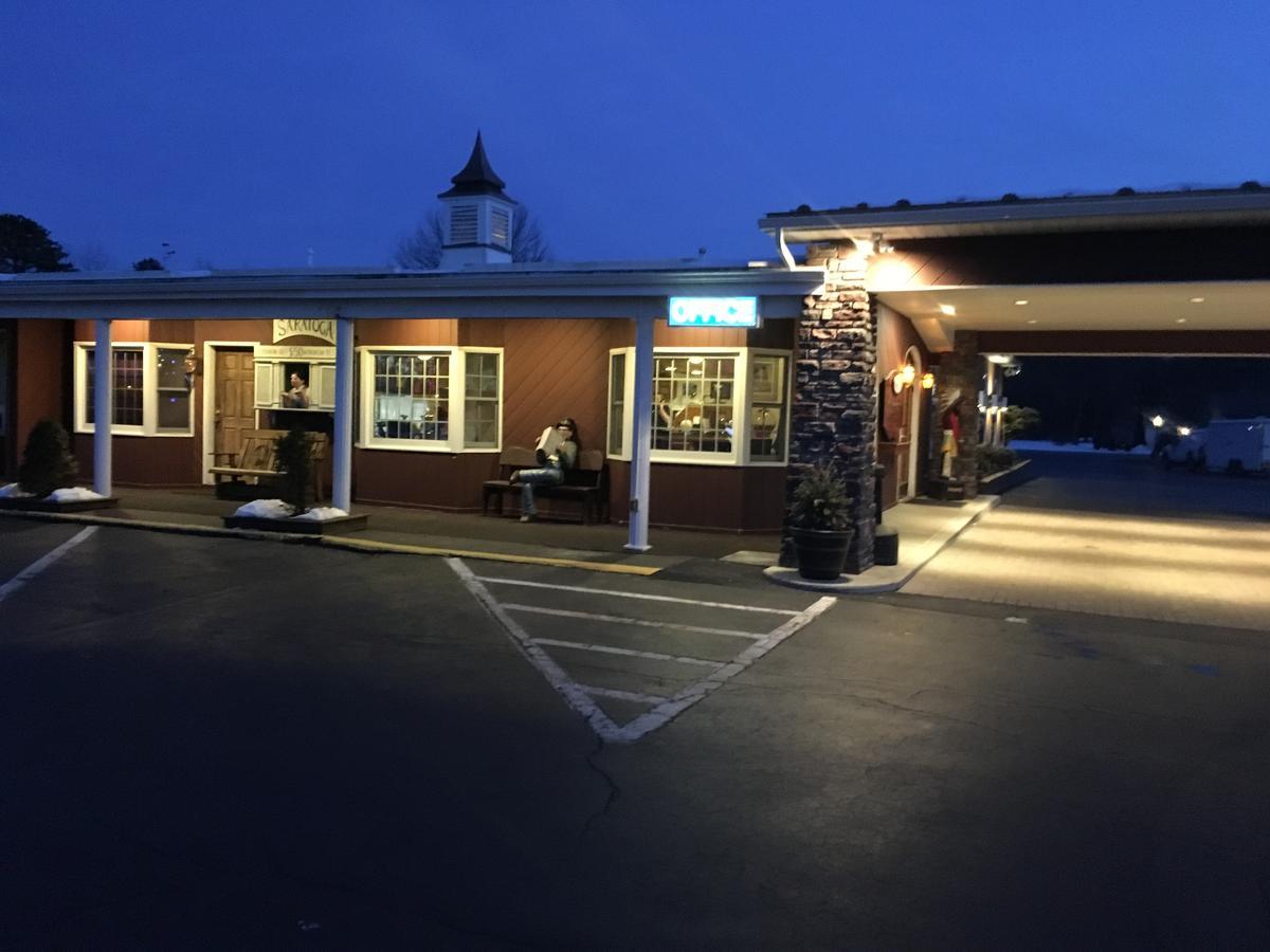 Landmark Motor Inn Glens Falls Ngoại thất bức ảnh