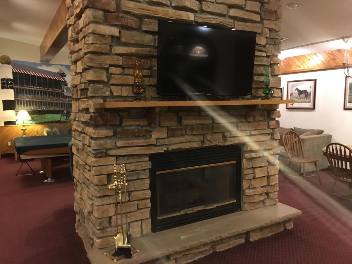 Landmark Motor Inn Glens Falls Ngoại thất bức ảnh