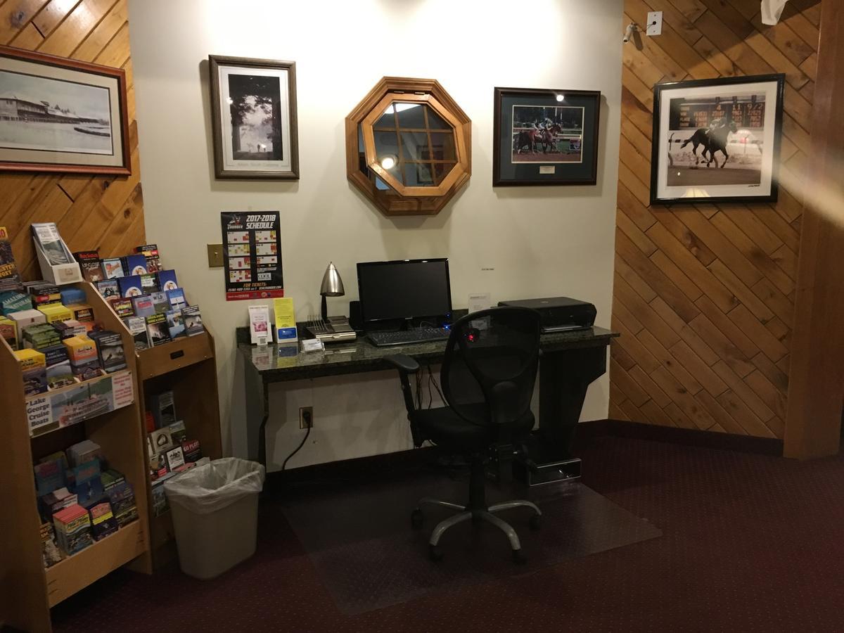 Landmark Motor Inn Glens Falls Ngoại thất bức ảnh