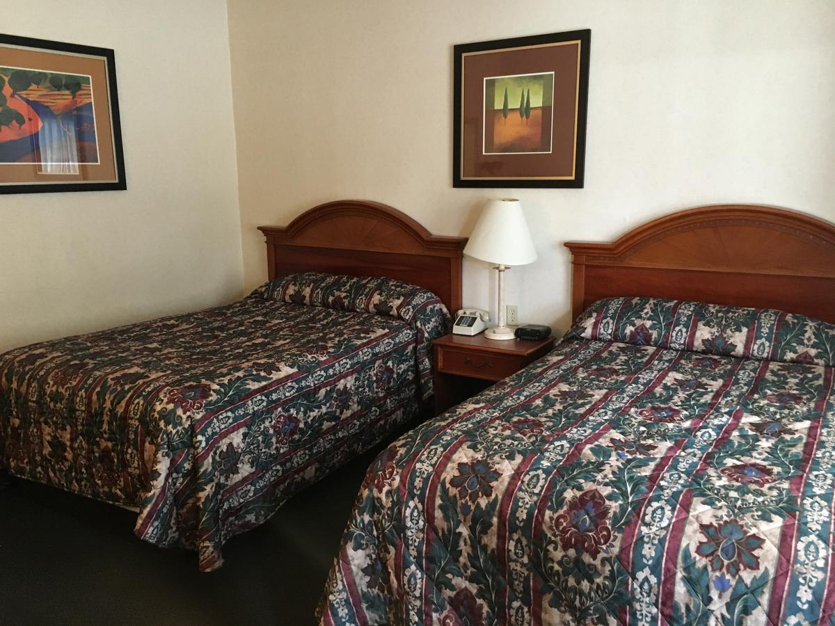 Landmark Motor Inn Glens Falls Ngoại thất bức ảnh