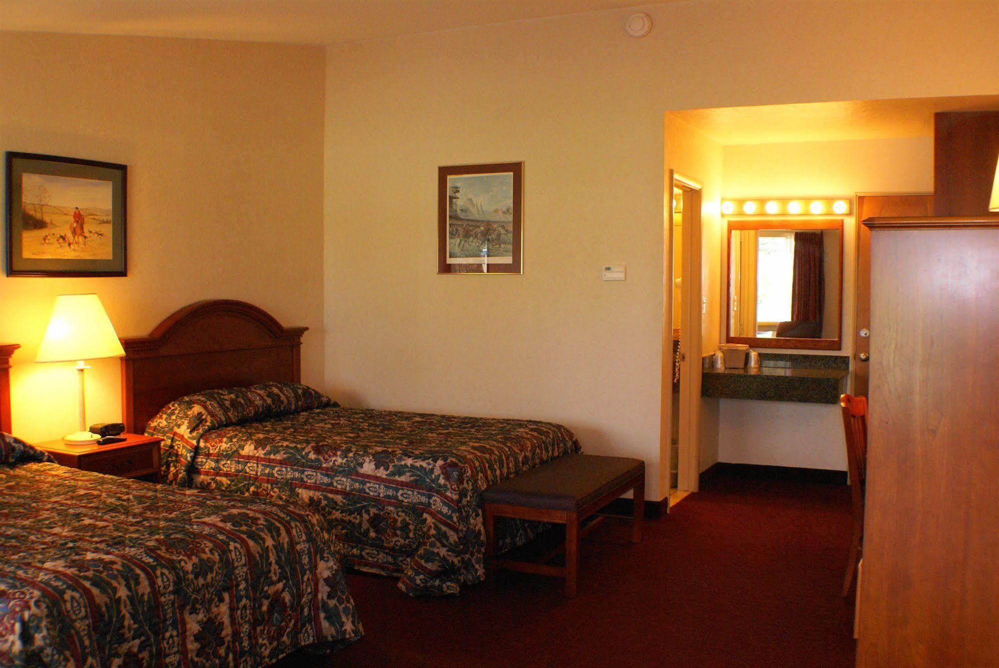 Landmark Motor Inn Glens Falls Ngoại thất bức ảnh
