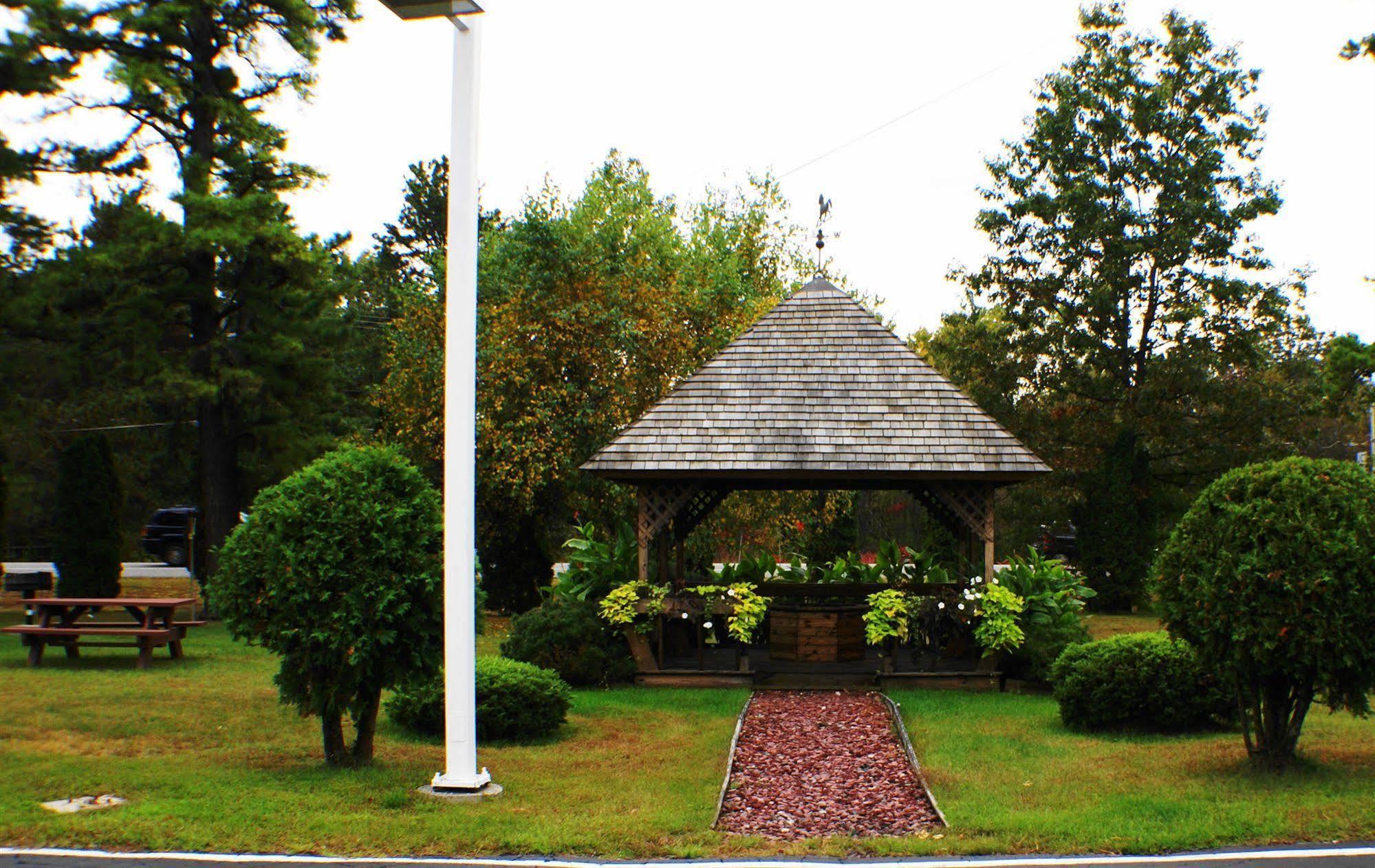 Landmark Motor Inn Glens Falls Ngoại thất bức ảnh